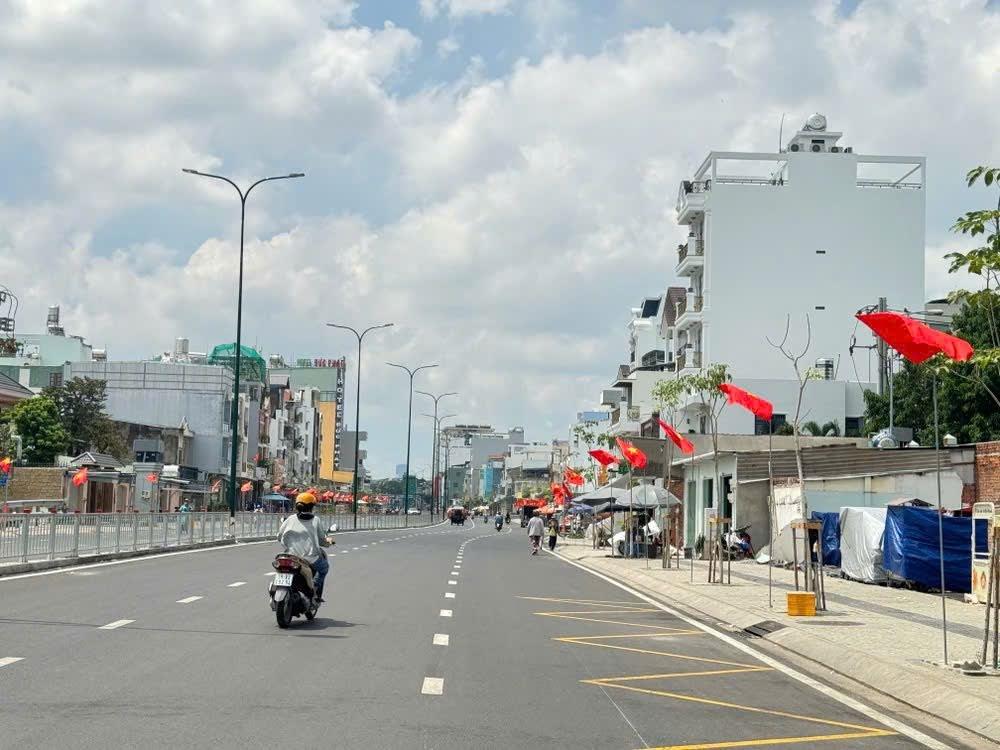 Bán nhà MTKD đường 32M Dương Quảng Hàm ngang 5m 100M² KD đa ngành 23.2 tỷ <br><br>Mô tả <br><br>Bán nhà - Ảnh chính